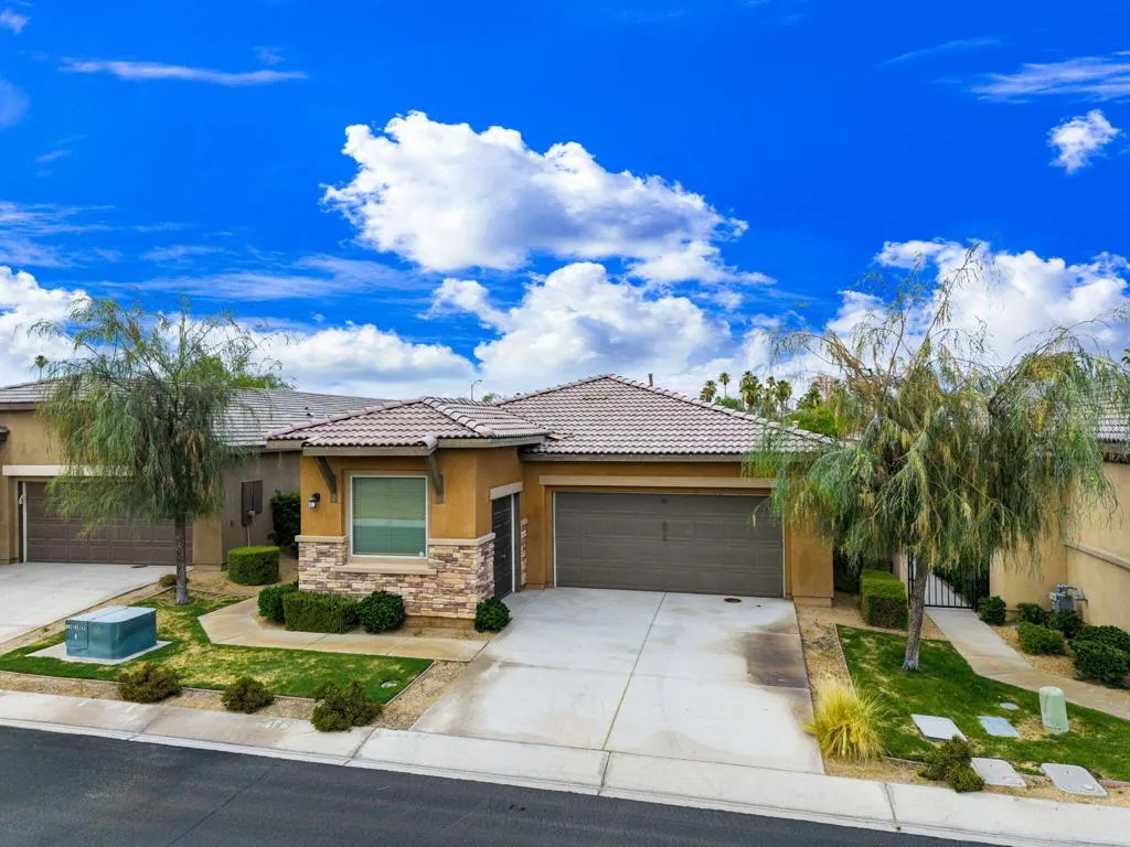 82750 Chaplin Court, Indio, California 92201 home-pic-2