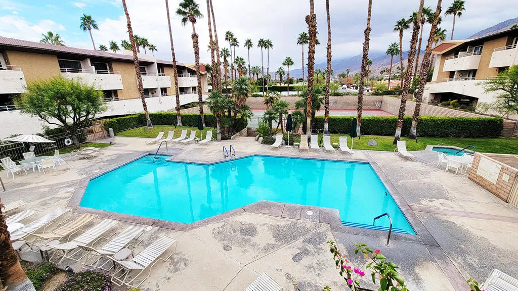 467 S Calle El Segundo D20, Palm Springs, California 92282 home-pic-5