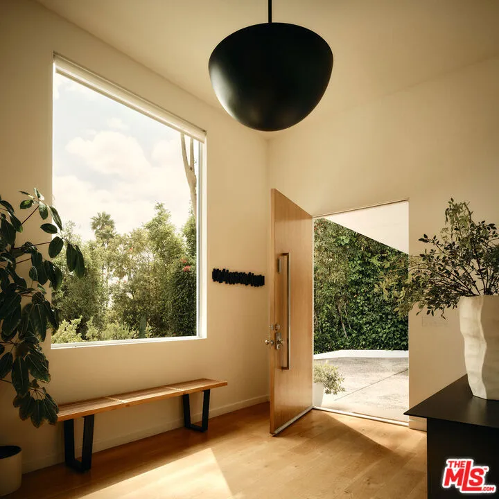 2635 Carman Crest Drive, Los Angeles, California 90068 home-pic-3