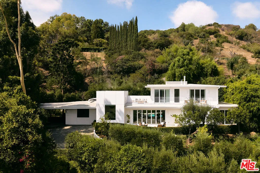 2635 Carman Crest Drive, Los Angeles, California 90068 home-pic-1