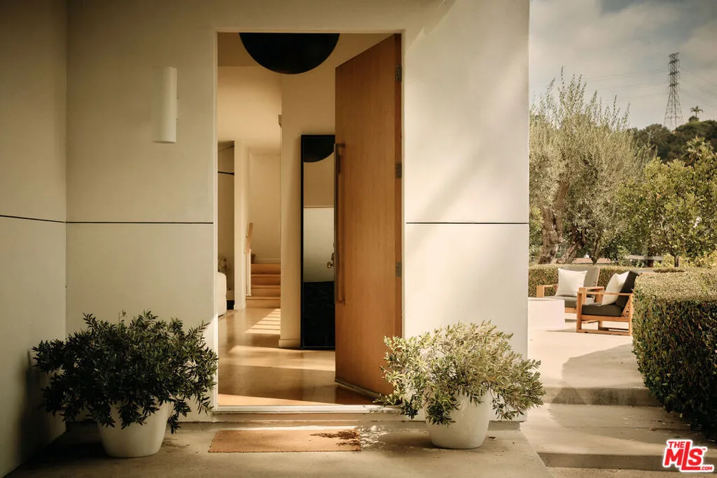 2635 Carman Crest Drive, Los Angeles, California 90068 home-pic-2