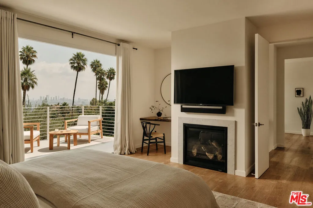 2635 Carman Crest Drive, Los Angeles, California 90068 home-pic-13