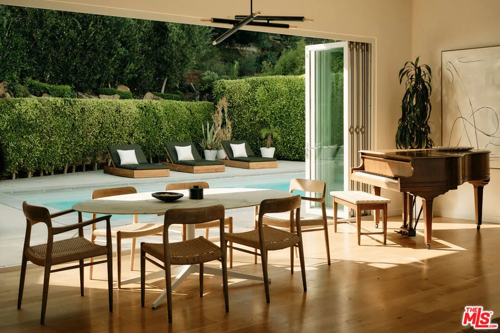 2635 Carman Crest Drive, Los Angeles, California 90068 home-pic-7