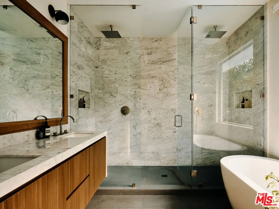 2635 Carman Crest Drive, Los Angeles, California 90068 home-pic-14