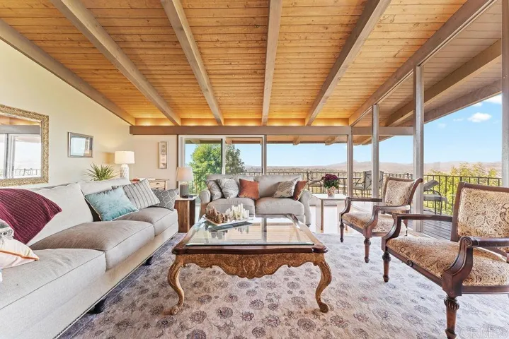 9874 Summit Drive, La Mesa, California 91941