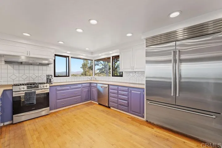 9874 Summit Drive, La Mesa, California 91941