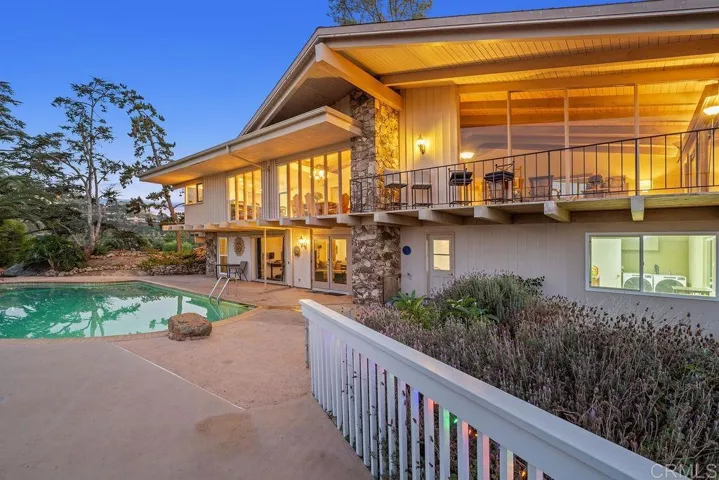 9874 Summit Drive, La Mesa, California 91941