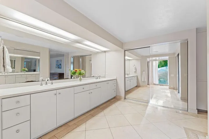 9874 Summit Drive, La Mesa, California 91941