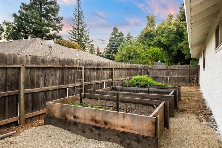 1 Gold Creek Way, Chico, California 95928