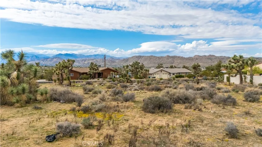 7625 Hilton Avenue, Yucca Valley, California 92284