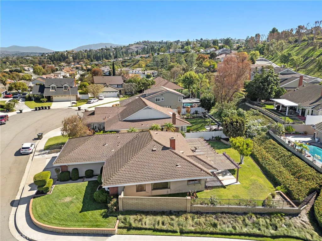 450 S Mountain Glen Road, Anaheim, California 92807 home-pic-3