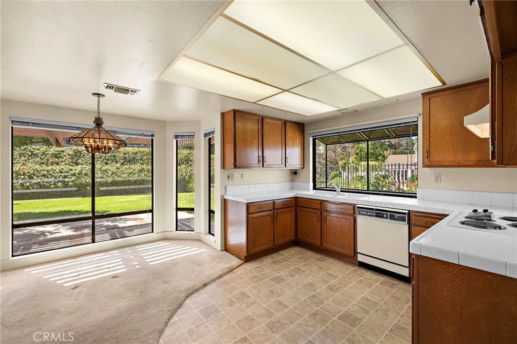 450 S Mountain Glen Road, Anaheim, California 92807 home-pic-24