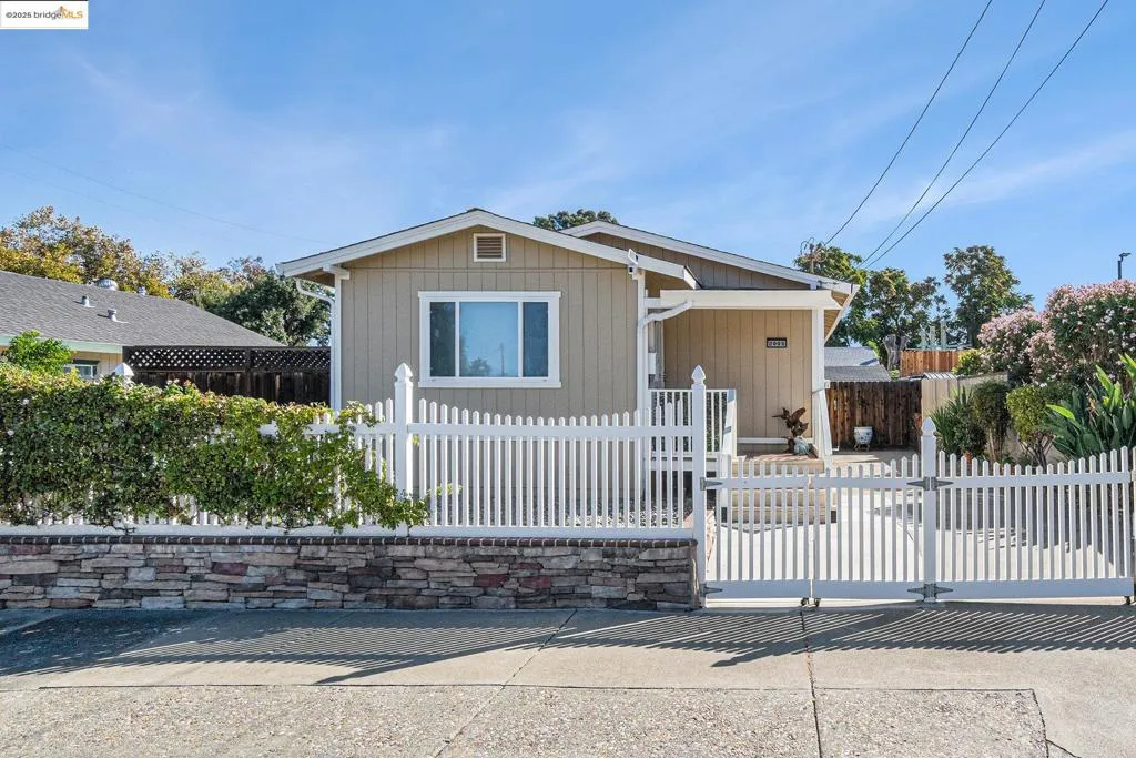 2005 C St, Antioch, California 94509 home-pic-3