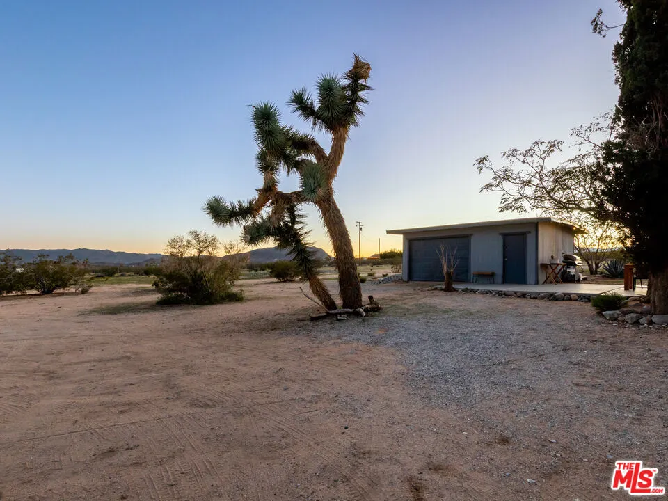 2724 Stonehill Avenue, Joshua Tree, California 92252 home-pic-51