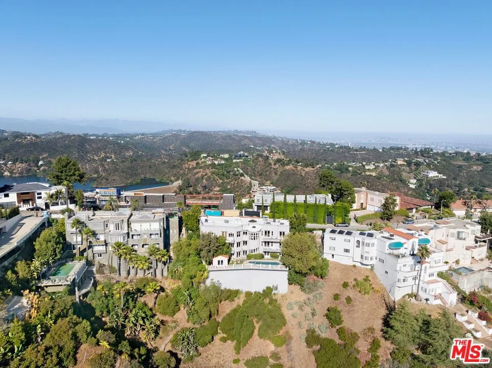 1939 Stradella Road, Los Angeles, California 90077 home-pic-34