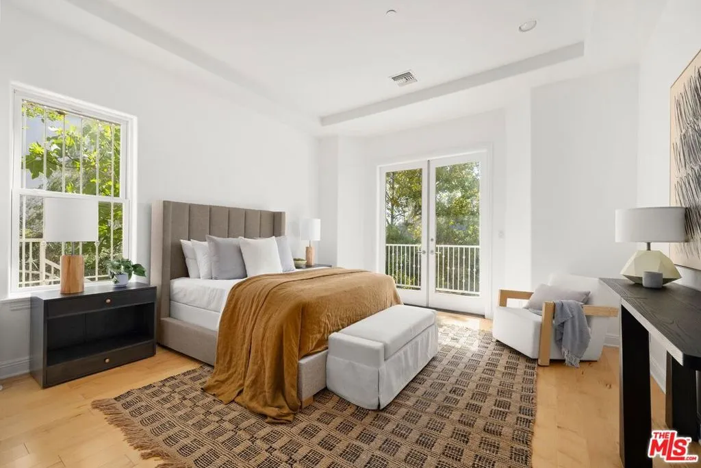 1939 Stradella Road, Los Angeles, California 90077 home-pic-18