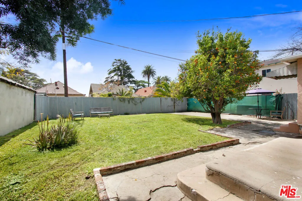 1246 W 48th Street, Los Angeles, California 90037 home-pic-20