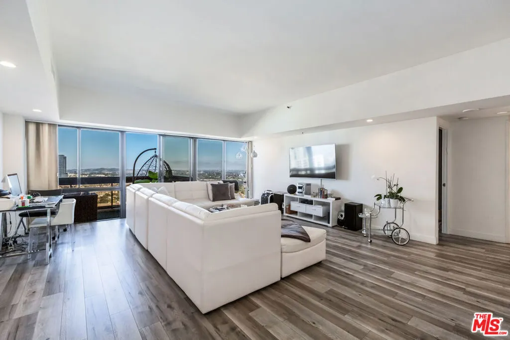 10445 Wilshire Boulevard 1806, Los Angeles, California 90024 home-pic-11