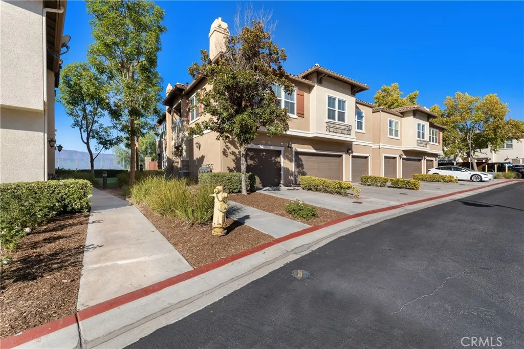 15643 Vista Way 100, Lake Elsinore, California 92532 home-pic-0
