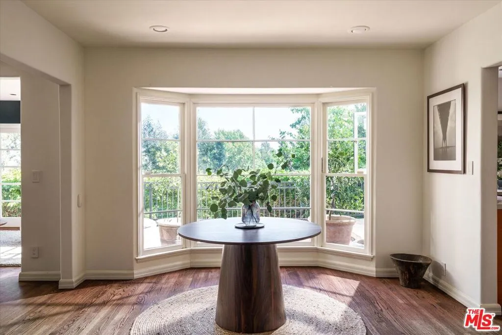 7064 La Presa Drive, Los Angeles, California 90068 home-pic-12