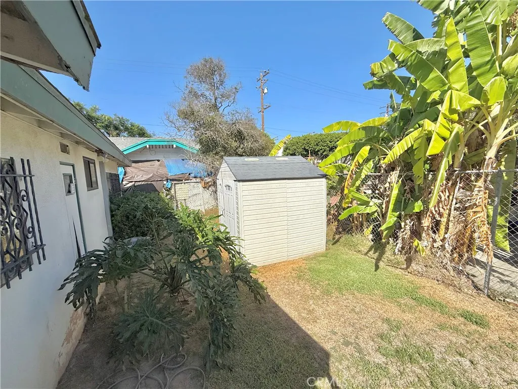 1872 Lemon Avenue, Long Beach, California 90806 home-pic-15