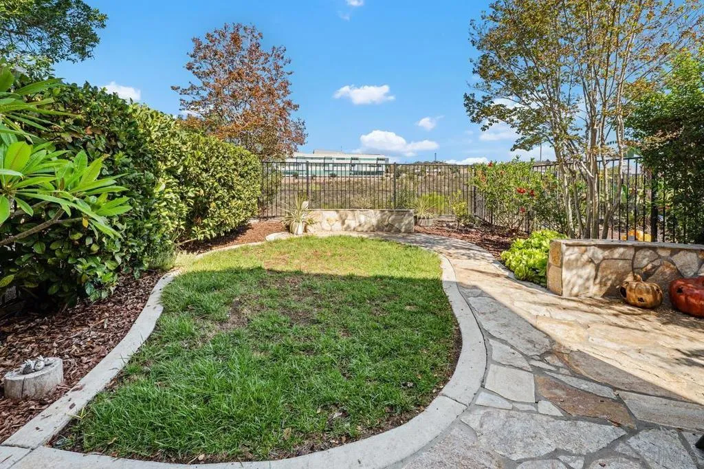 , San Diego, California 92131 home-pic-24