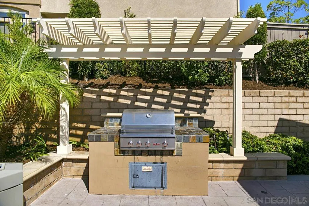 , San Diego, California 92131 home-pic-32