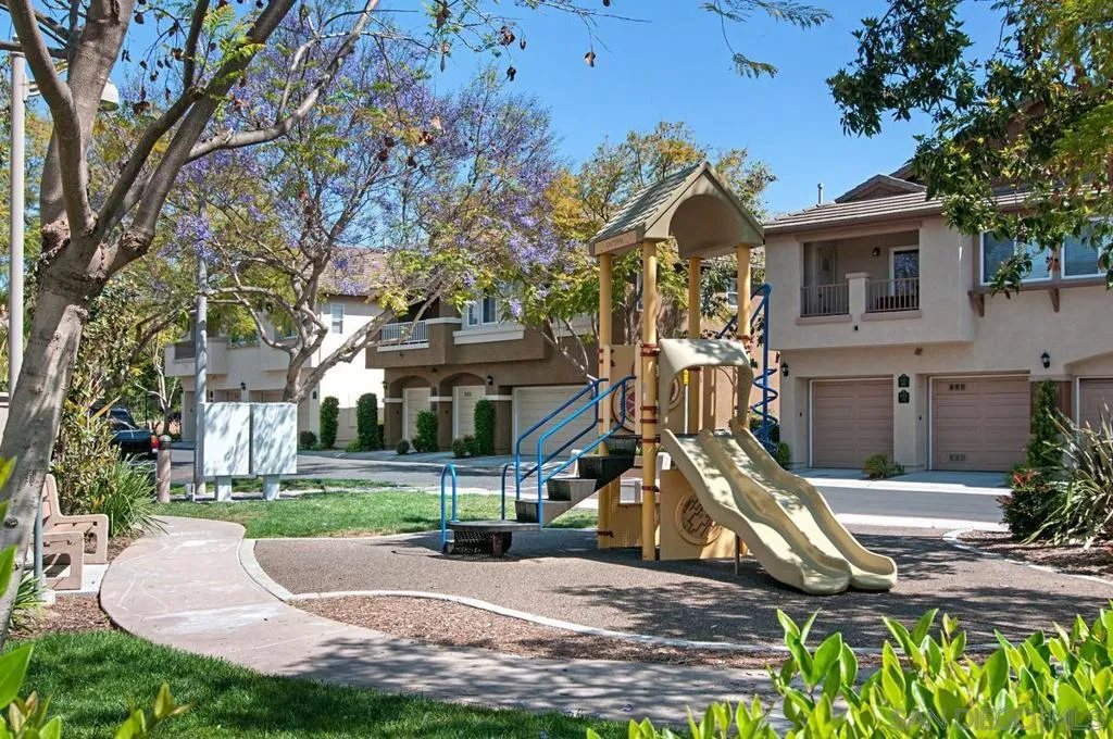 , San Diego, California 92131 home-pic-33