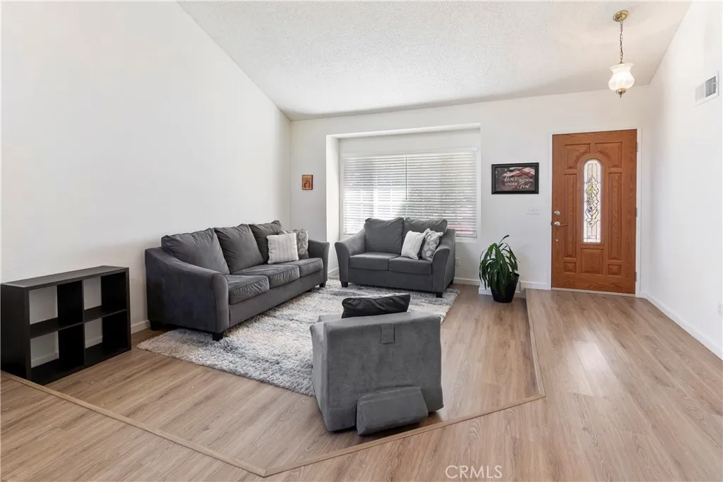 2564 Independence, Corona, California 92882 home-pic-6