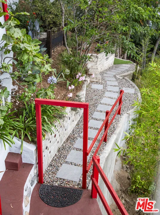 2882 Belden Drive, Los Angeles, California 90068 home-pic-39