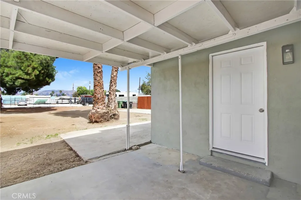 424 W Acacia Avenue, Hemet, California 92543 home-pic-11