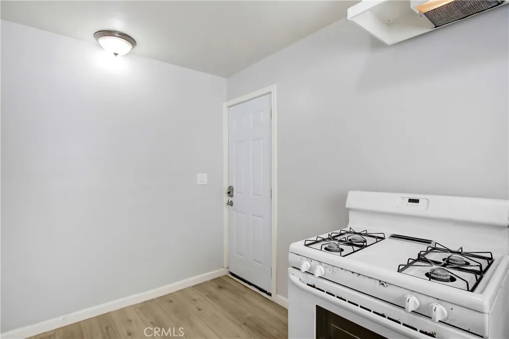424 W Acacia Avenue, Hemet, California 92543 home-pic-7