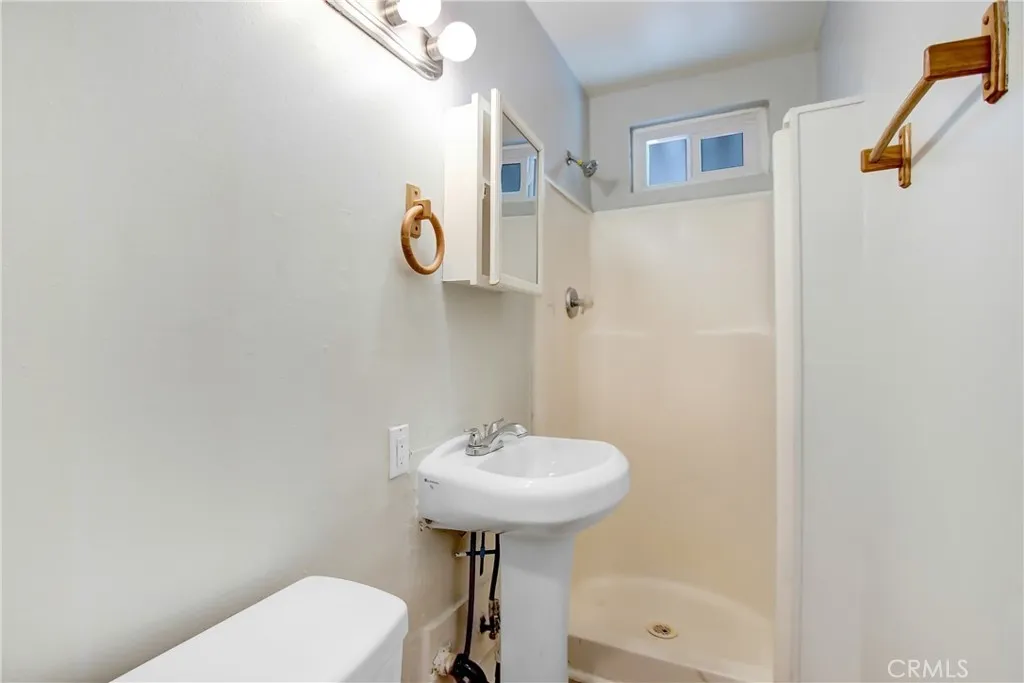 424 W Acacia Avenue, Hemet, California 92543 home-pic-8