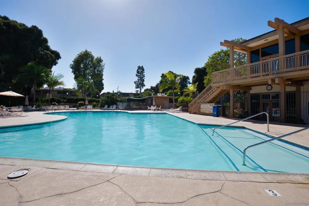 3942 Valeta St 256, San Diego, California 92110 home-pic-24