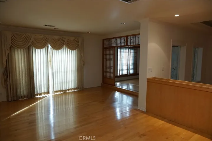 Living Room Photo 2