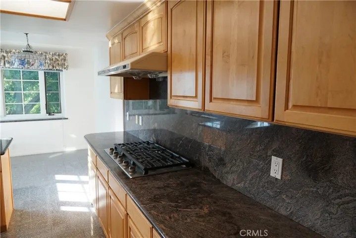 Kitchen Photo 3