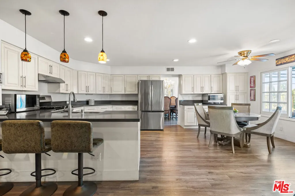 24232 Mentry Drive, Newhall, California 91321 home-pic-3