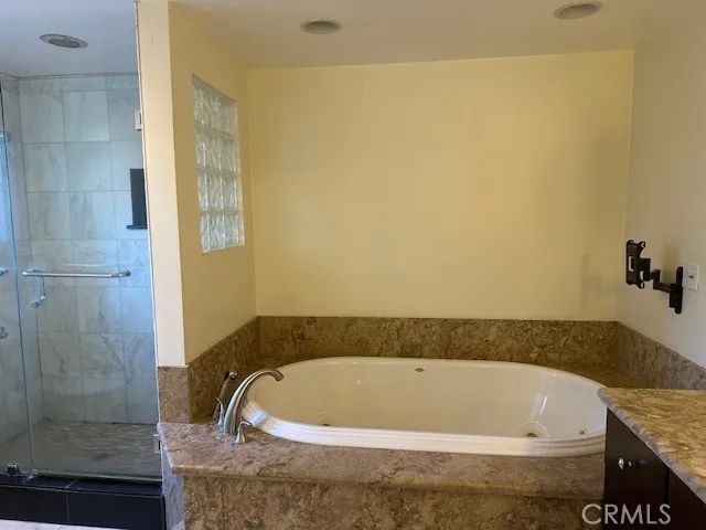 Primary Bathtub