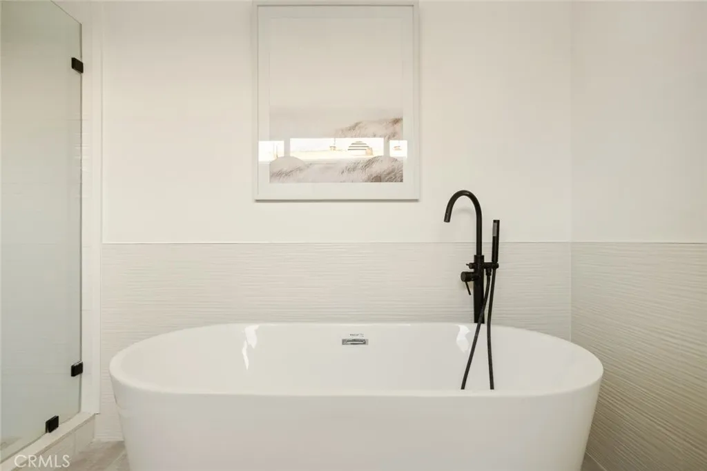 1585 Miramar, Newport Beach, California 92661 home-pic-38