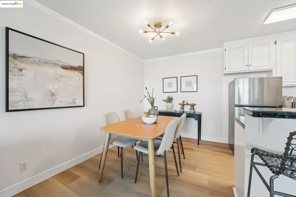 5340 Broadway Ter 403, Oakland, California 94618 home-pic-12