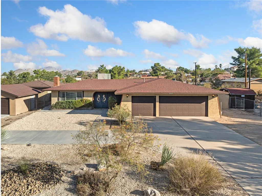 18518 Cocqui, Apple Valley, California 92307 home-pic-1