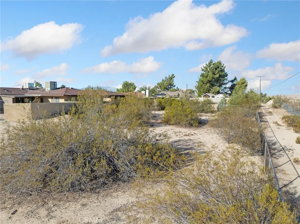 18518 Cocqui, Apple Valley, California 92307 home-pic-10