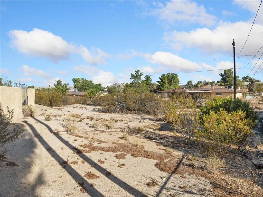 18518 Cocqui, Apple Valley, California 92307 home-pic-8