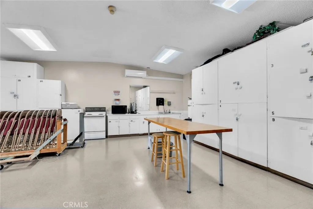 26745 Oak Crossing Rd D, Newhall, California 91321 home-pic-48