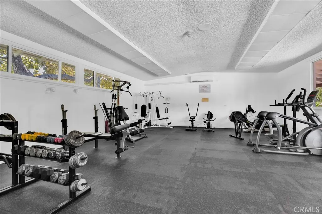 26745 Oak Crossing Rd D, Newhall, California 91321 home-pic-41