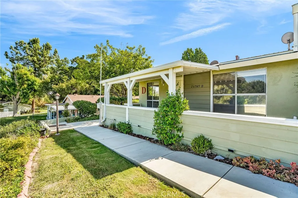 26745 Oak Crossing Rd D, Newhall, California 91321 home-pic-3