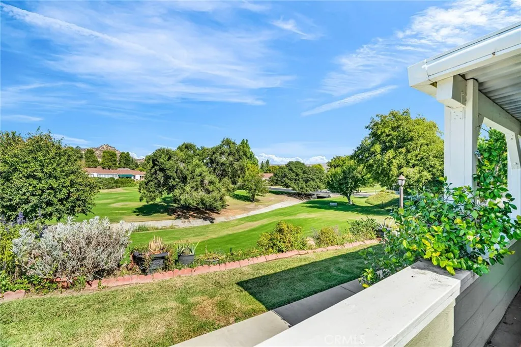26745 Oak Crossing Rd D, Newhall, California 91321 home-pic-5