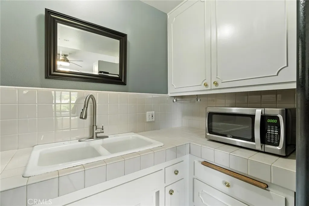 26745 Oak Crossing Rd D, Newhall, California 91321 home-pic-13