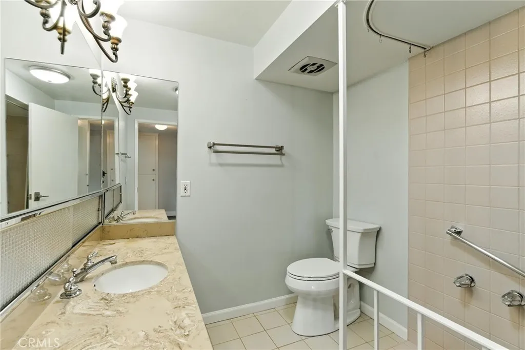 26745 Oak Crossing Rd D, Newhall, California 91321 home-pic-20