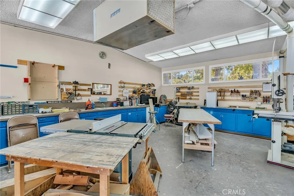 26745 Oak Crossing Rd D, Newhall, California 91321 home-pic-45